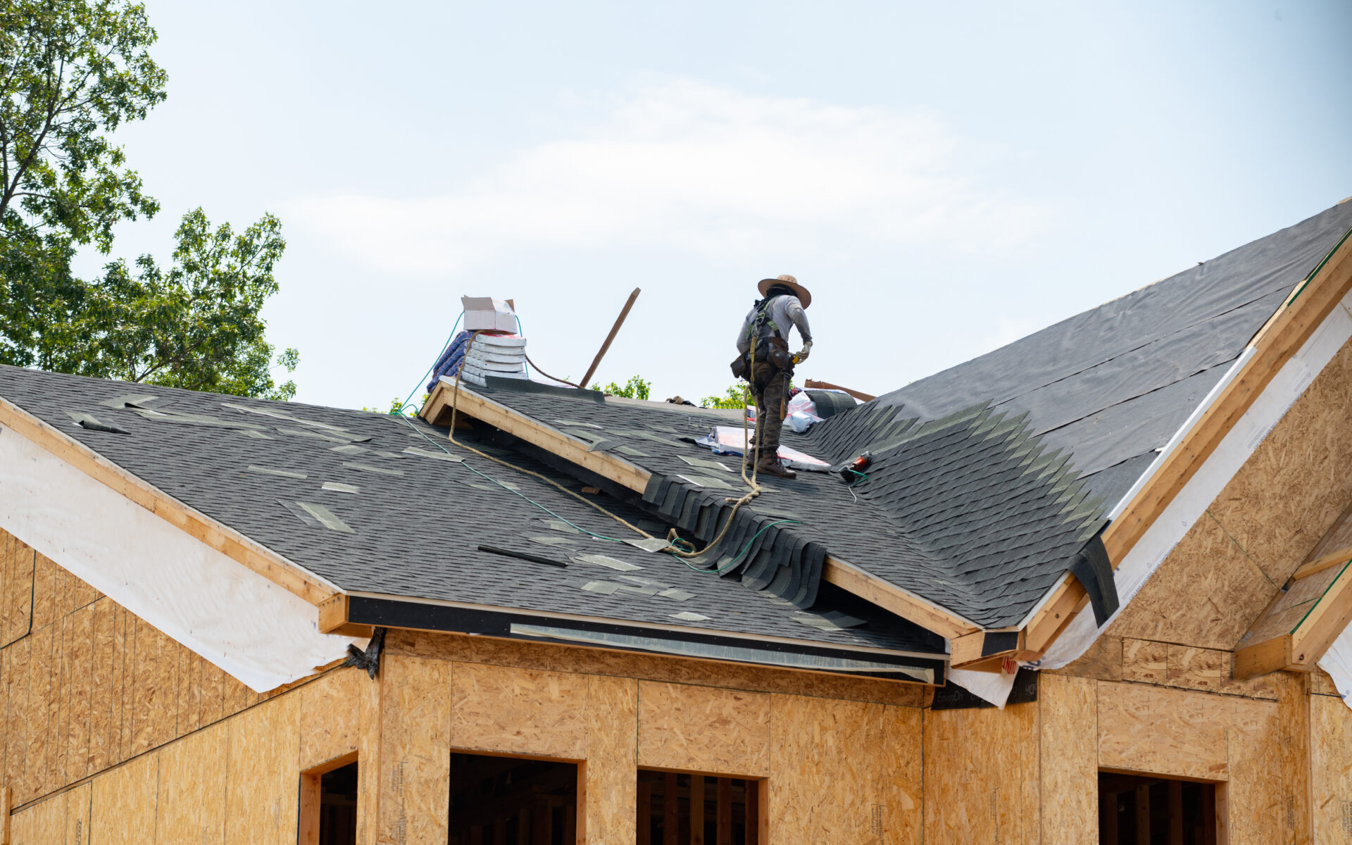 The Complete Guide to Roofing Installation for Homeowners