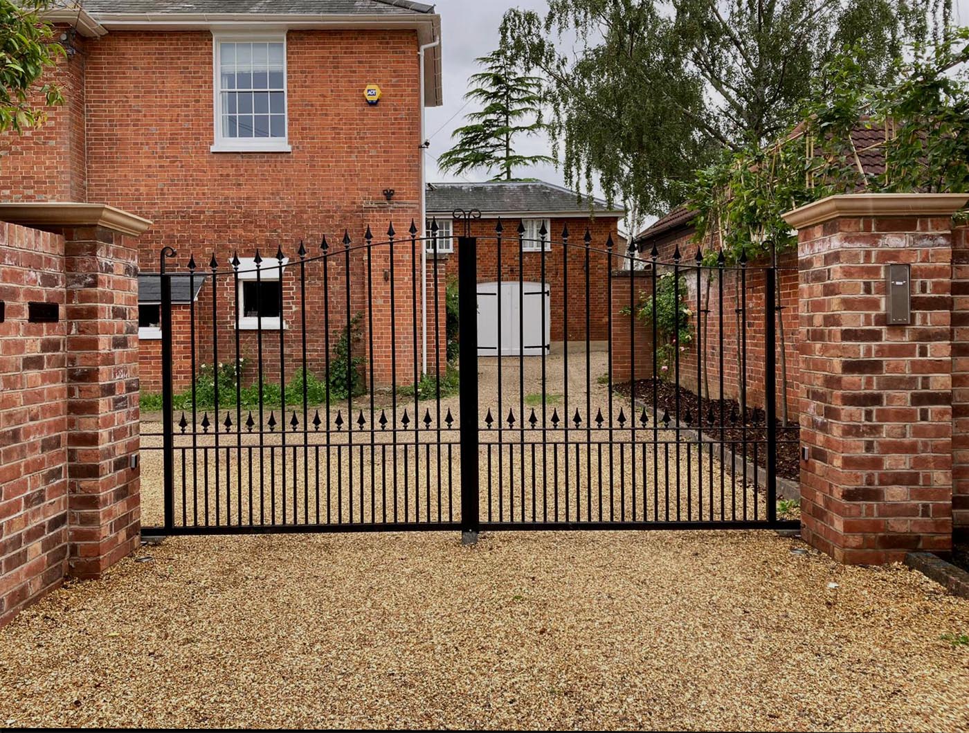 The Advantages of Automatic Gates for Residential and Commercial Properties